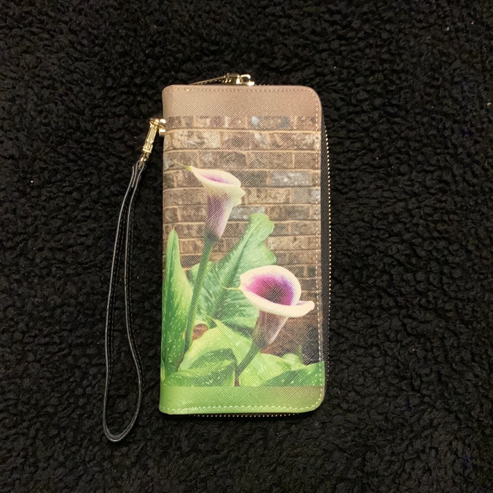 Cala Lily clutch wallet